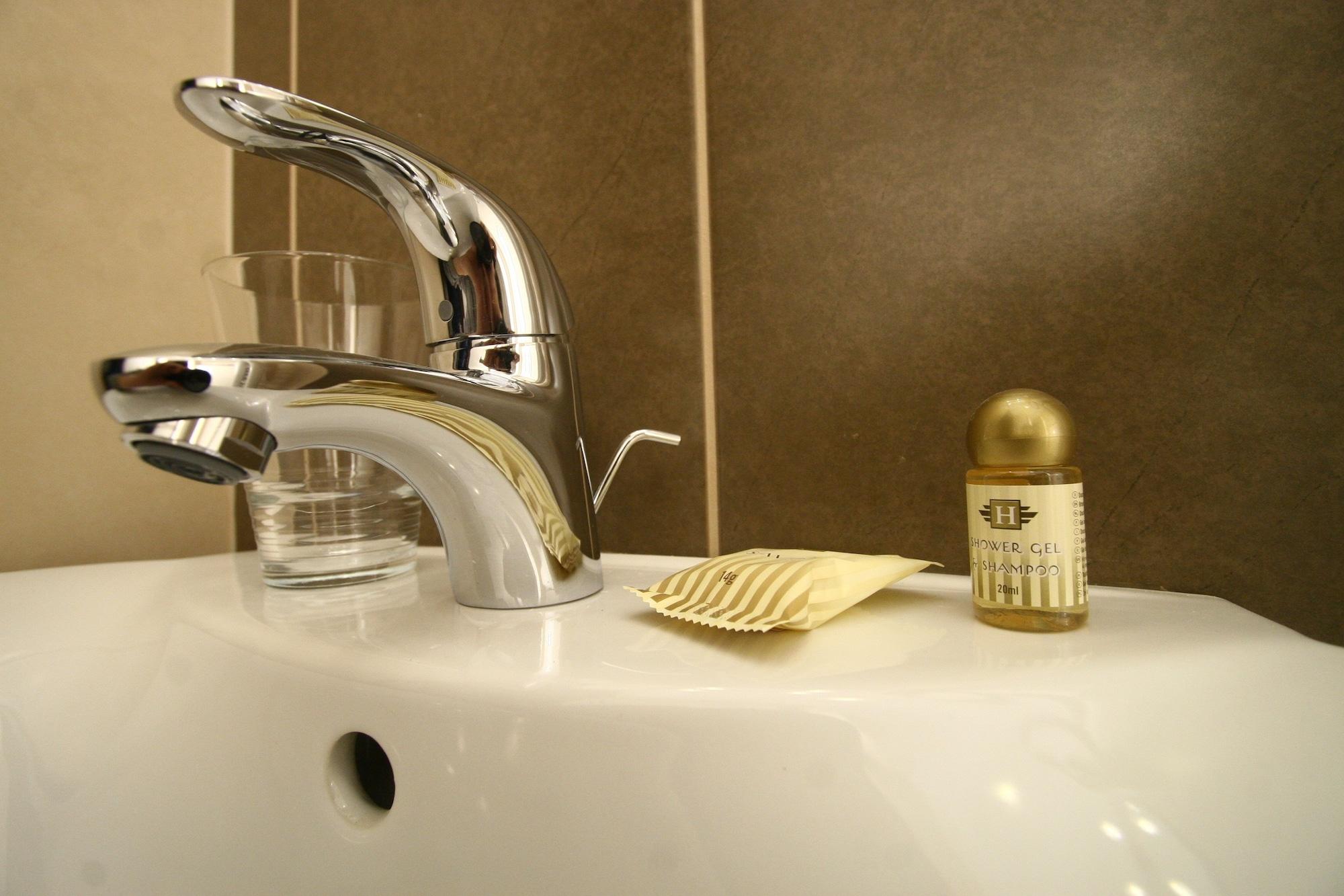 21 And 3* Budapeszt