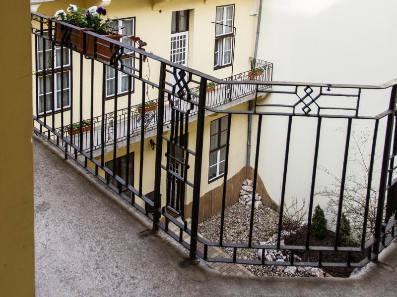 21 And 3* Budapeszt